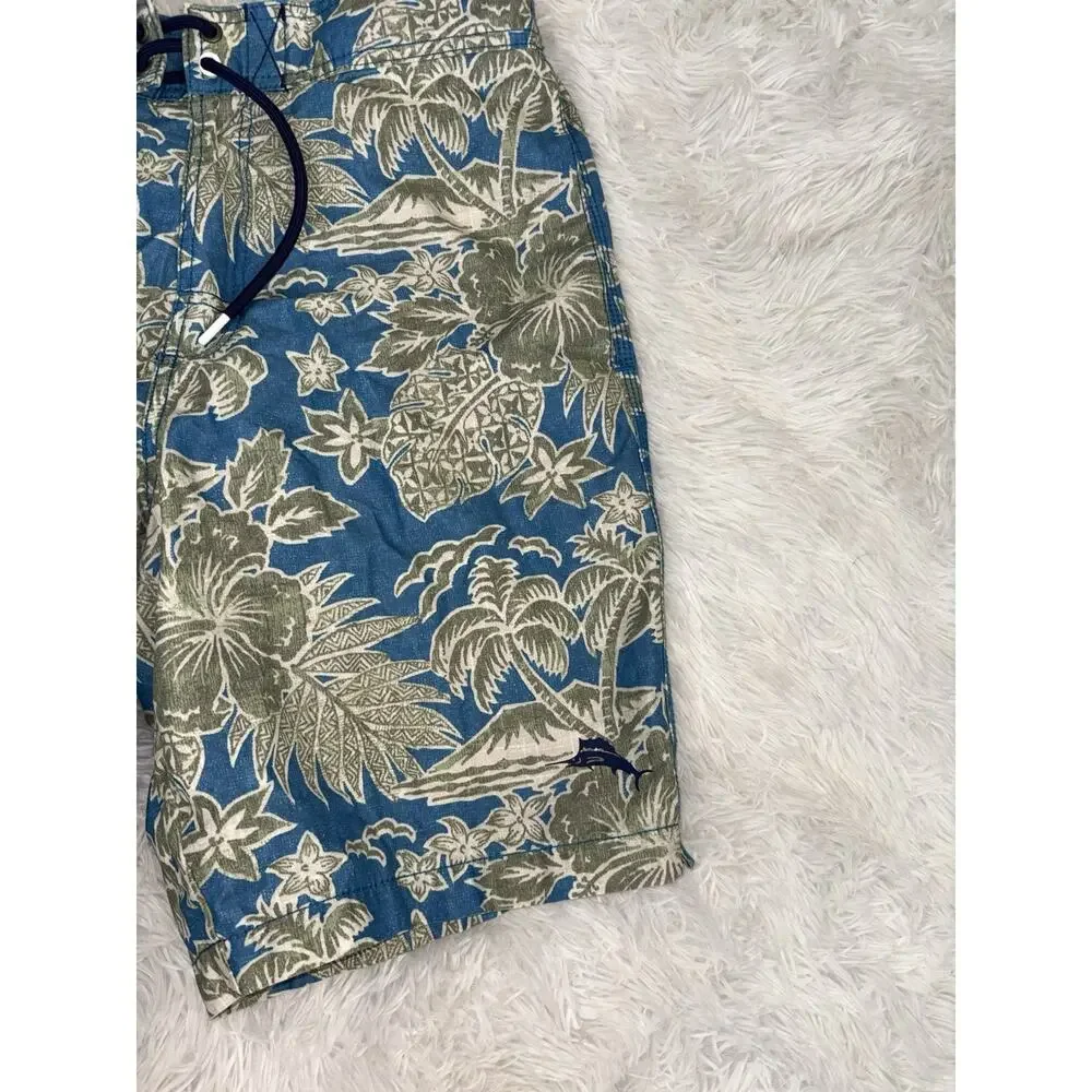 Vintage Tommy Bahama Men’s S Tropical Design Cargo Swim Trunks. Great Pair